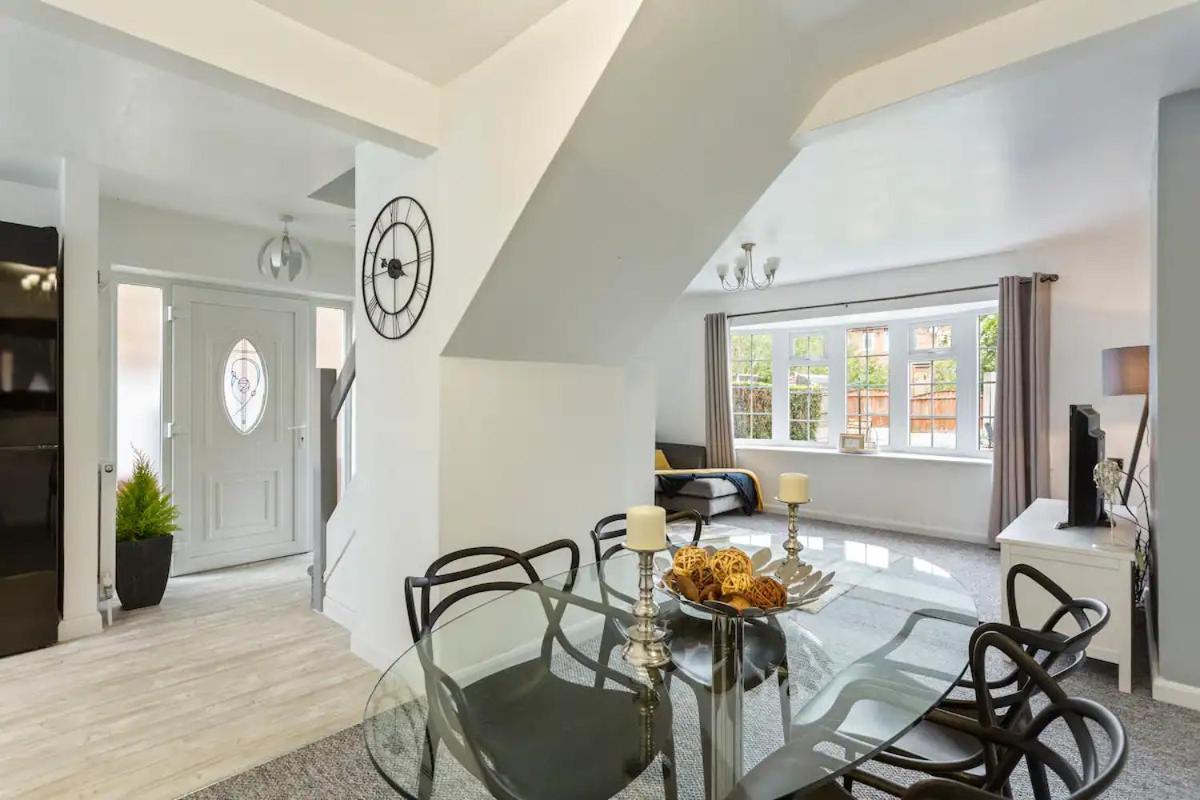 Bright & Spacious With Garden & Parking Nottingham Bagian luar foto