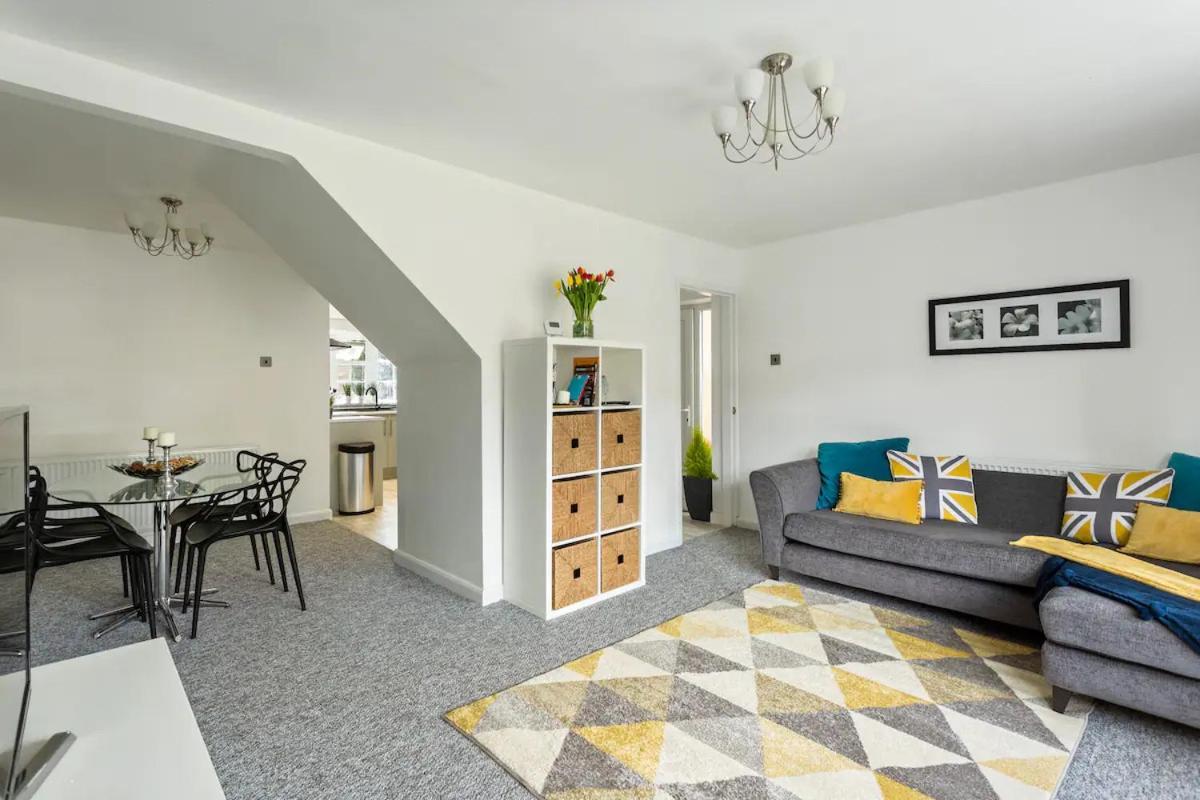 Bright & Spacious With Garden & Parking Nottingham Bagian luar foto