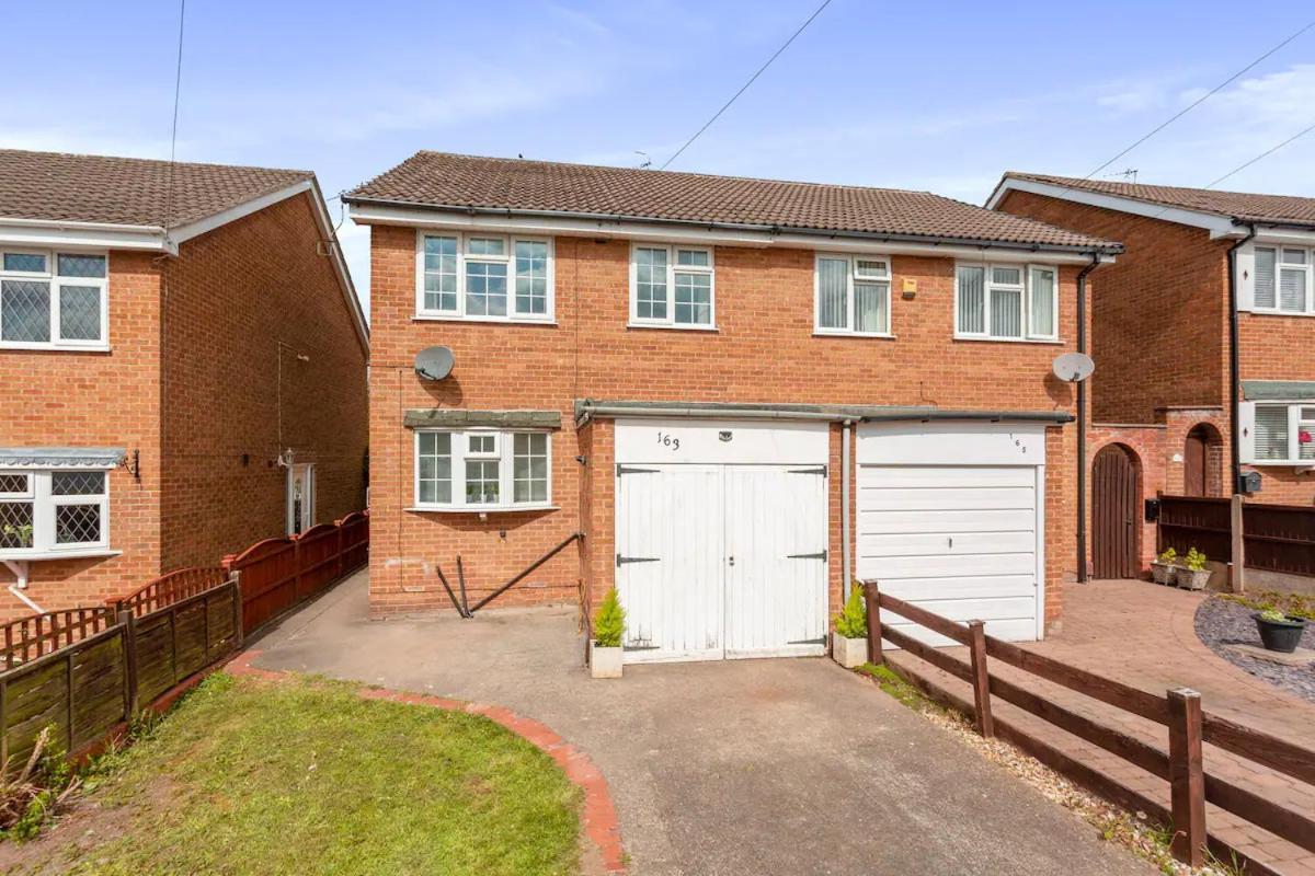 Bright & Spacious With Garden & Parking Nottingham Bagian luar foto