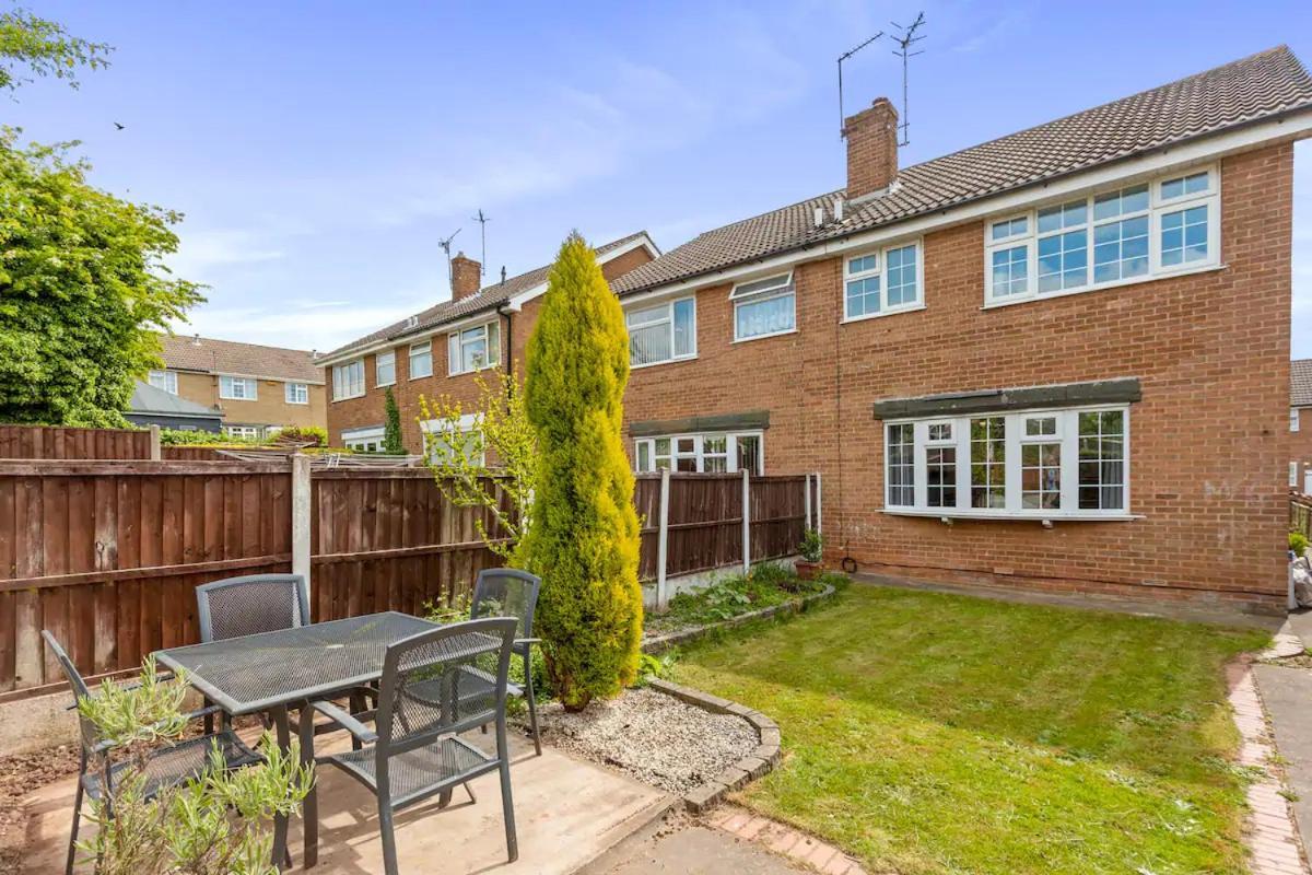 Bright & Spacious With Garden & Parking Nottingham Bagian luar foto